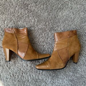 Bellini brown/tan leather booties